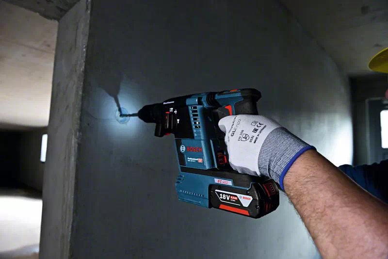 Second image of Bosch Combo Kit 3 18V Tools: GSR 18V-110C + GWX 18V-10 P + GBH 18V-26F + 1 4.0 AH Battery (PROCORE) + 1 8 AH Battery (PROCORE) + GAL 18V-160 (L) Professional Edition