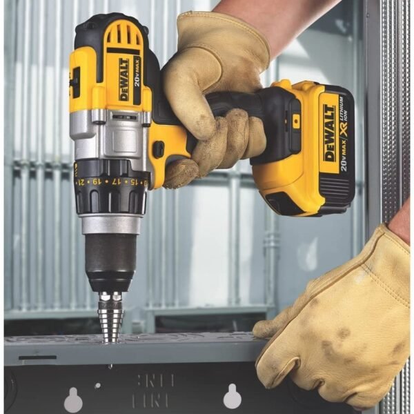 Second image of DEWALT 20V MAX DRILL/DRIVER, 3-SPEED, PREMIUM 4.0AH KIT (DCD980M2)